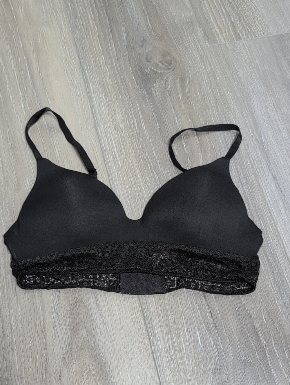 Victoria Secret Black Wireless Lace-Band Bra